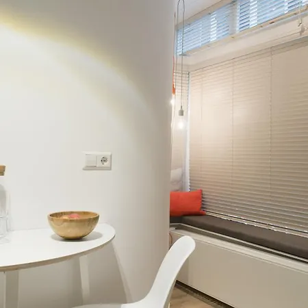 Nine Streets Patio Retreat Apartamento
